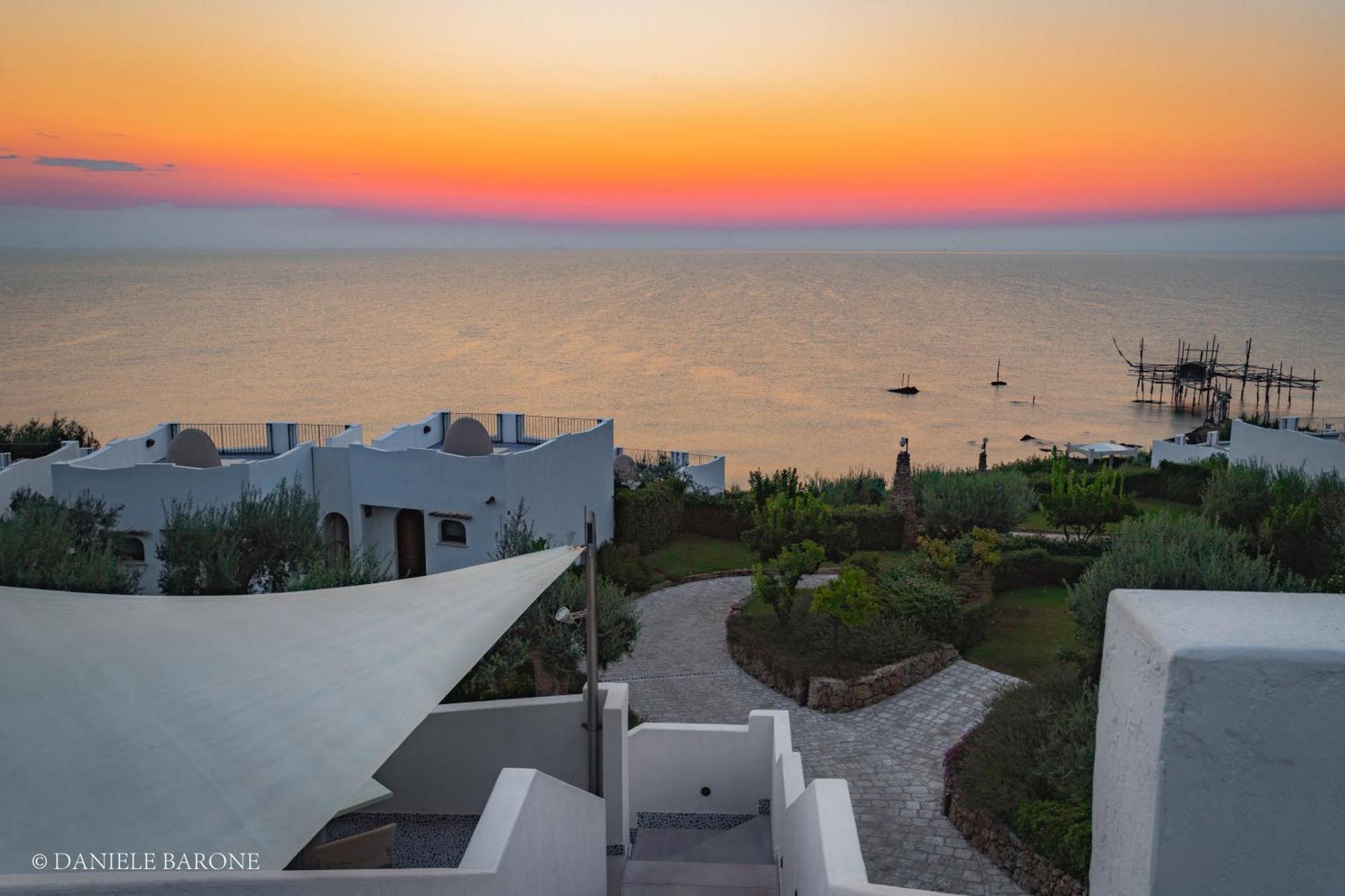 Baia Delphis Resort Vasto Exterior foto