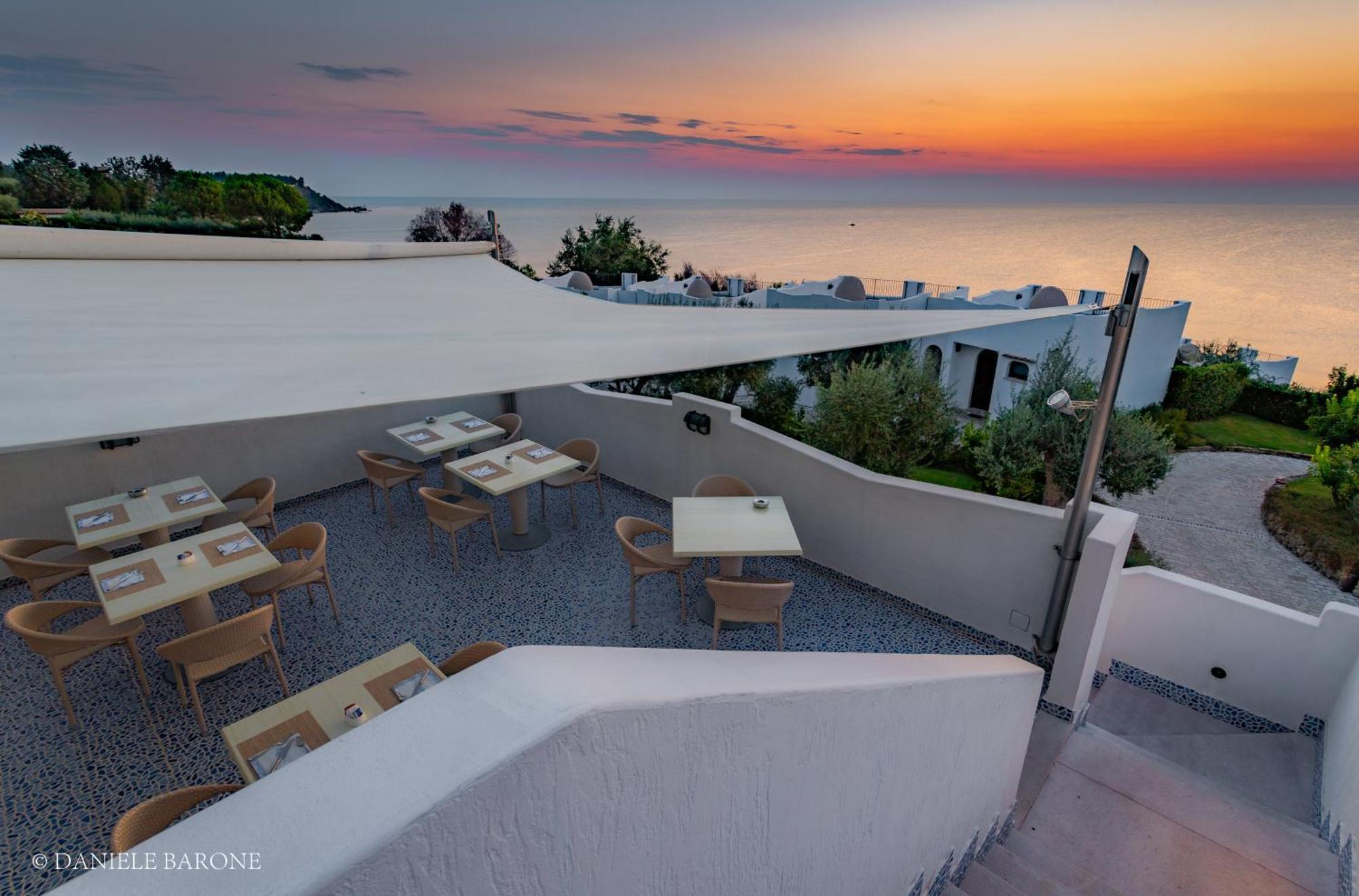 Baia Delphis Resort Vasto Exterior foto