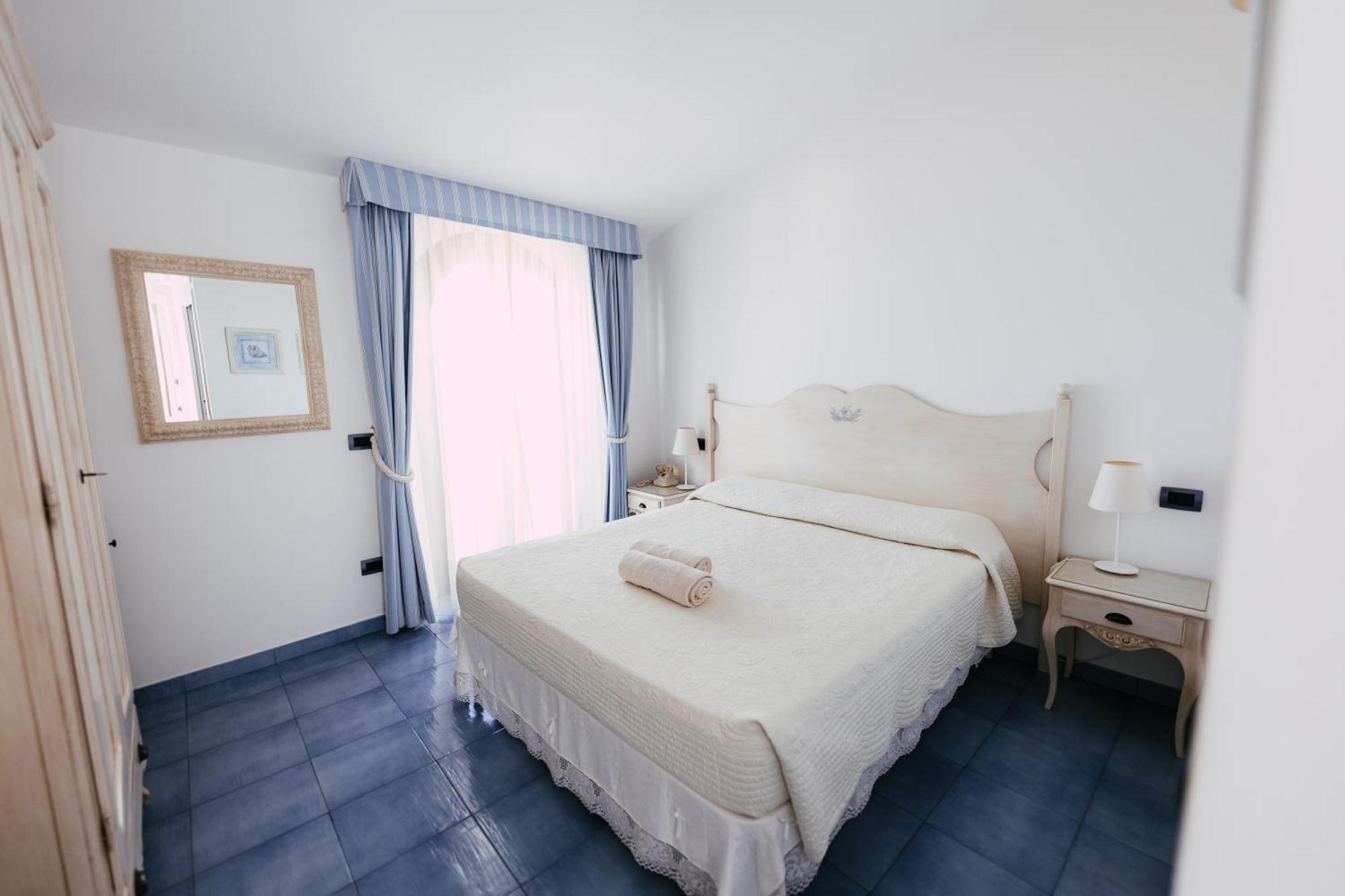 Baia Delphis Resort Vasto Exterior foto
