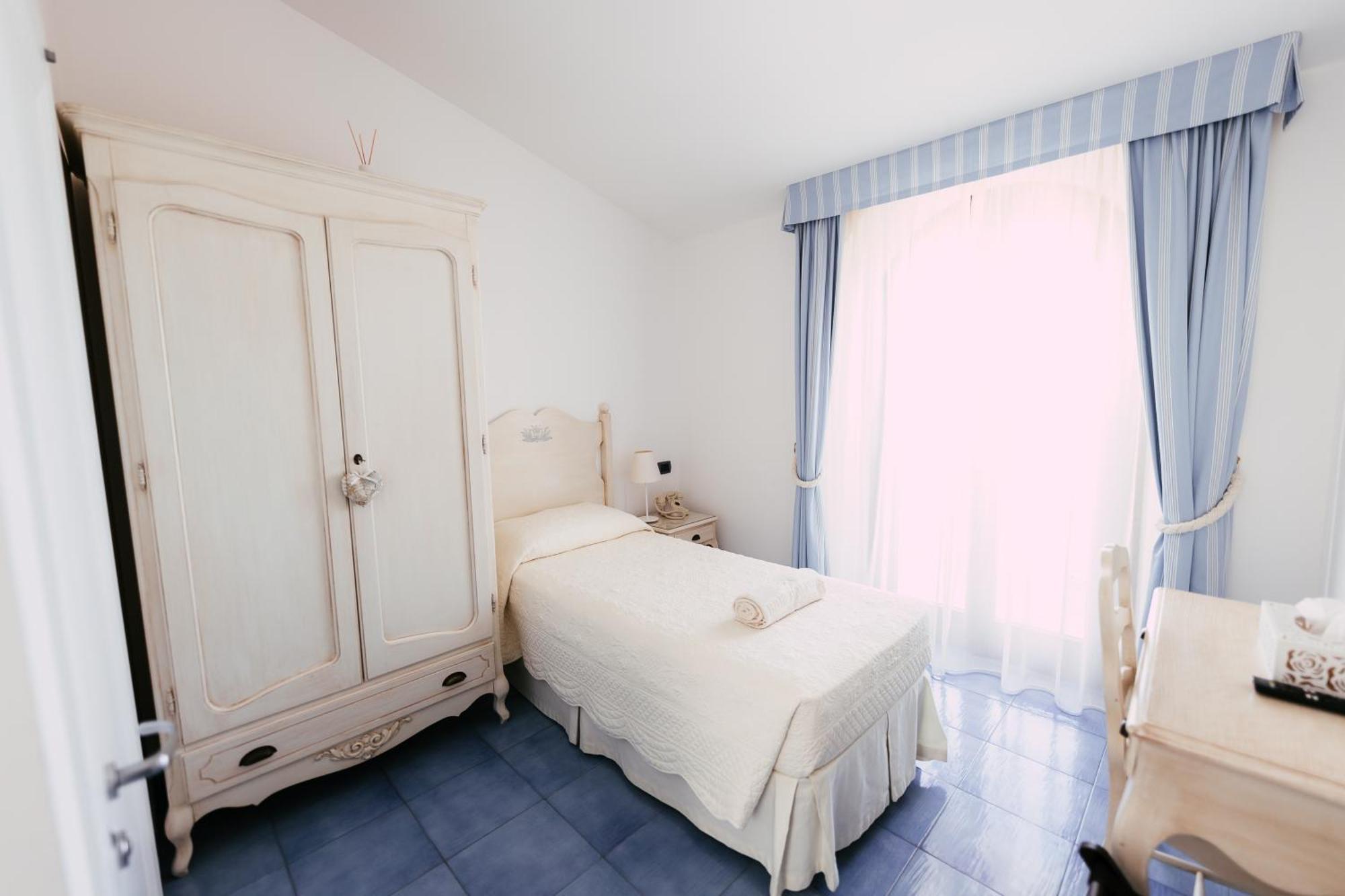 Baia Delphis Resort Vasto Exterior foto